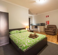 Rhodeside Lodge - Accommodation Main Beach
