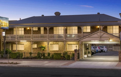 Richmond Motor Inn - Accommodation Main Beach 1