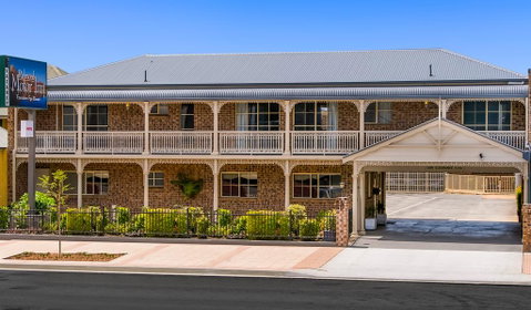 Richmond Motor Inn - Accommodation Main Beach 0