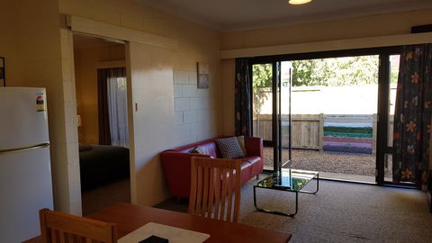 Rise N' Shine - Min Stay 4 Nights - Accommodation Main Beach 1