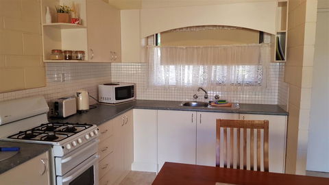 Rise N' Shine - Min Stay 4 Nights - Accommodation Main Beach 3
