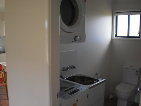 River Downs Cottage - Accommodation Main Beach 1