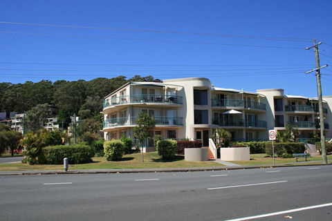 RIVERVIEW, UNIT 6, CURRUMBIN - Accommodation Main Beach 3