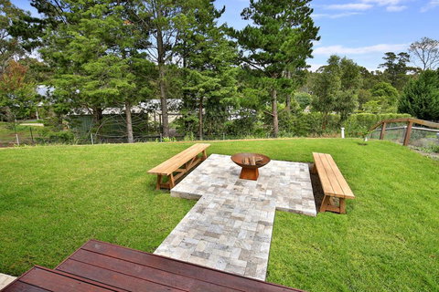 Rockwall - Pet-Friendly - Fire Pit - Accommodation Main Beach 3