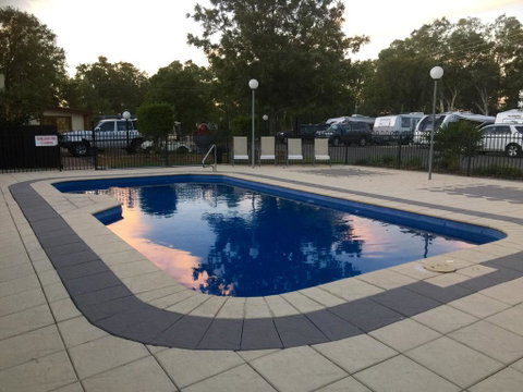 Roma Big Rig Tourist Park - Accommodation Main Beach 1