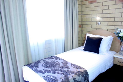 Roma Mid Town Motor Inn - Accommodation Main Beach 0