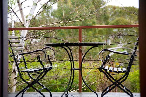Romantic Treehouse Getaway - Accommodation Main Beach 2