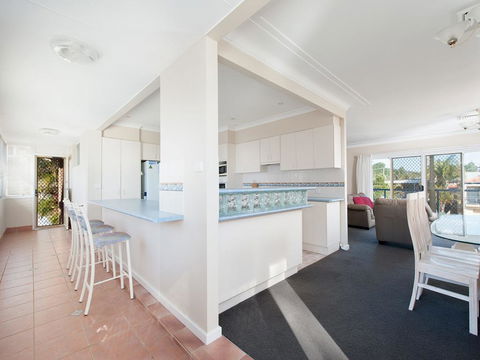 Ronald Avenue, 45, Villa Floridiana - Accommodation Main Beach 3