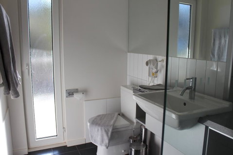Ropers Apartment 301 - Accommodation Main Beach 2