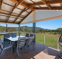 Rosamund House in Broke 4br House in walking distance to Cellar Doors - Accommodation Main Beach