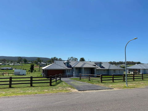 Rosehill Vines - Accommodation Main Beach 2