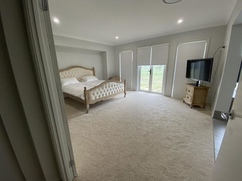 Rosehill Vines - Accommodation Main Beach 1