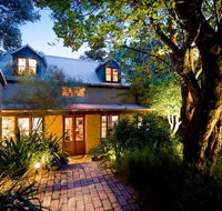Rubys Amethyst Cottage - Accommodation Main Beach