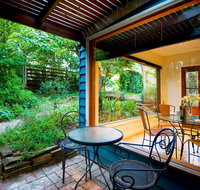 Rubys Garden Cottage - Accommodation Main Beach