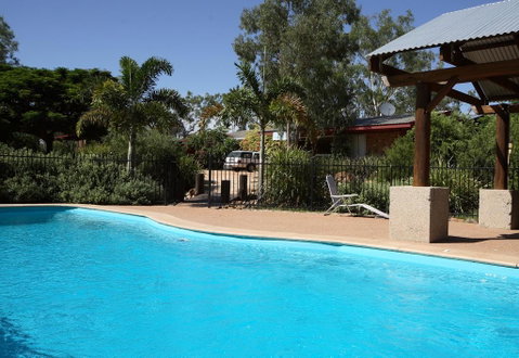 Rubyvale Motel & Holiday Units - Accommodation Main Beach 2