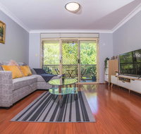 Rustic Hardwood 2 Bedroom Apartment in Randwick - Accommodation Main Beach