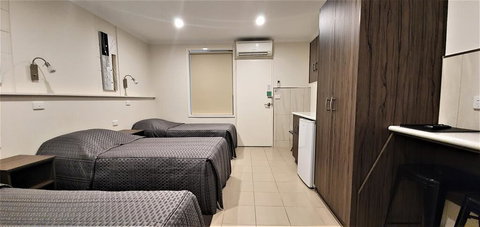 Ryley Motor Inn - Accommodation Main Beach 1