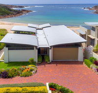 Sails on the Beachfront - Exclusive Seaside Home - Accommodation Main Beach