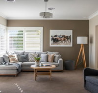 Sampson St Large Stylish CBD Home Sleeps 11 - Accommodation Main Beach
