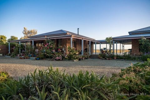 Sanctuary@Waratah - Accommodation Main Beach 0