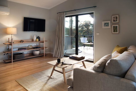 Sanctum - Accommodation Main Beach 2