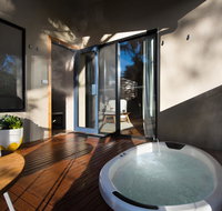 Sanctum - Accommodation Main Beach