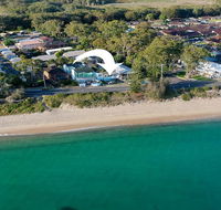Sand Beach House - breathtaking view and amazing position directly opposite the beach - Accommodation Main Beach