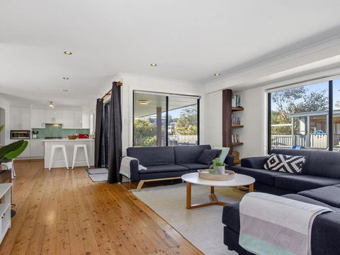 Sand Dunes - House And Cabin Accommodation - Accommodation Main Beach 0