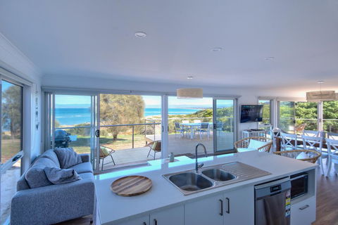 Sandbar Beach House - Accommodation Main Beach 1
