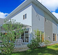 Sandlewood Breeze - spacious entertainer - Accommodation Main Beach