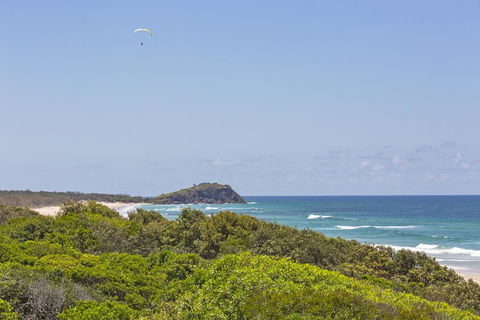 Sandpiper Beach Front House - Accommodation Main Beach 1