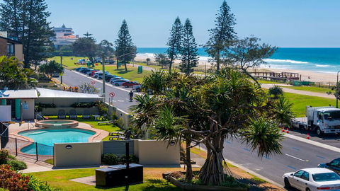 Sandrift Beachfront Apartments - Accommodation Main Beach 0