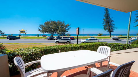 Sandrift Beachfront Apartments - Accommodation Main Beach 1