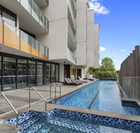Sandy Hill Apartment by Ready Set Host - Accommodation Main Beach