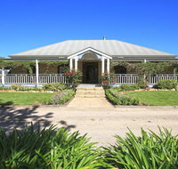 Sarnia - period home in garden oasis with pool - Accommodation Main Beach
