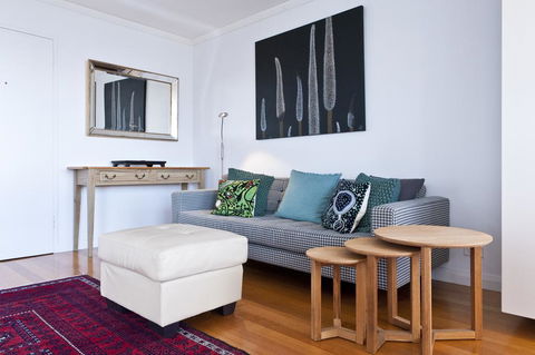 Scarlett's By Salamanca - Accommodation Main Beach 2