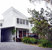 Scribbly Gum on Benton - bushland setting - Accommodation Main Beach