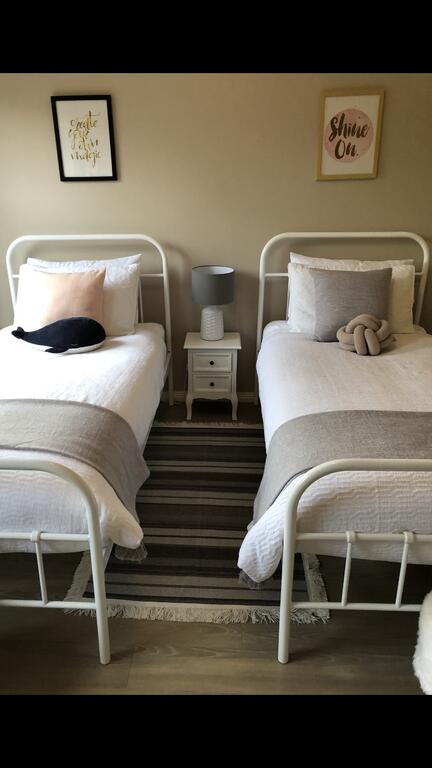 Sea Change Guesthouse - Accommodation Main Beach 3