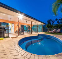 Seaside Hideaway- Hideaway Bay - Accommodation Main Beach