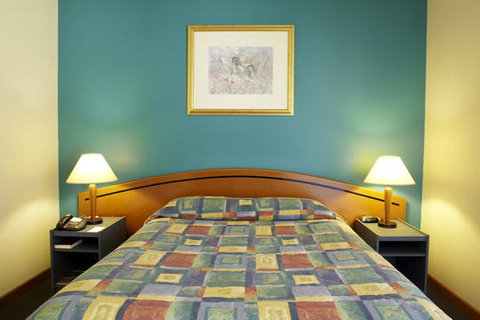 Seasons Hotel Newman - Accommodation Main Beach 2