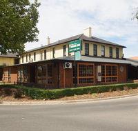 Seaton Arms Motor Inn - Accommodation Main Beach