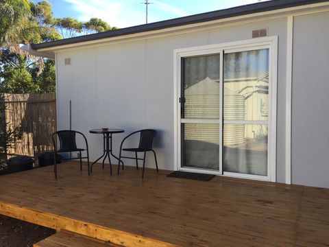 Self Contained Cabin - Accommodation Main Beach 0