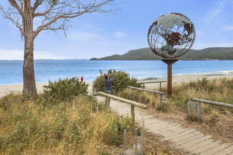 Serena House - Accommodation Main Beach 2