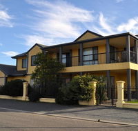 Serendipity - Accommodation Main Beach