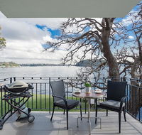 Serene And Stylish Harbourside Apartment - Accommodation Main Beach