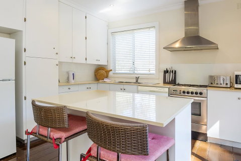 Serenity: Halls Gap - Accommodation Main Beach 2