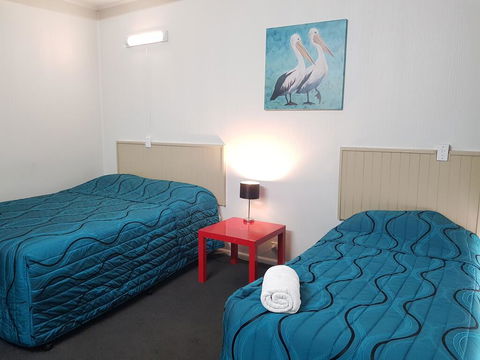 Seymour Motel - Accommodation Main Beach 0