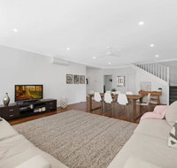 Shelly Beach Family Hideaway - Pool Beach Golf - Accommodation Main Beach