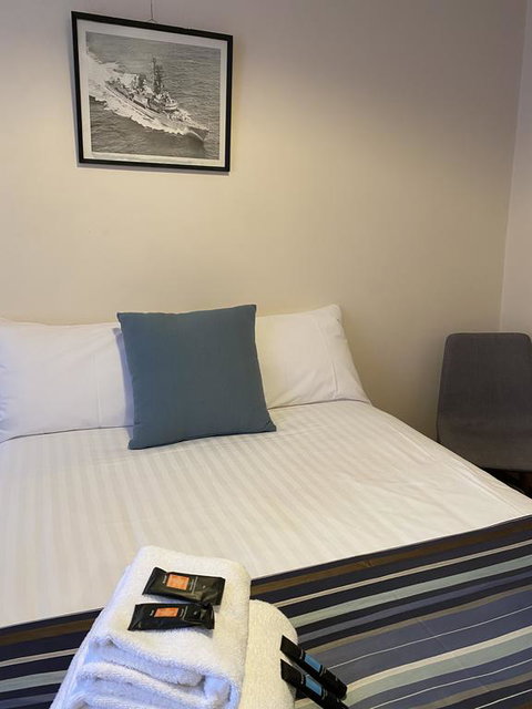 Shipwrights Arms - Accommodation Main Beach 3