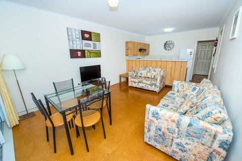 Shoal Bay Avenue, Unit 1/7 - Accommodation Main Beach 3